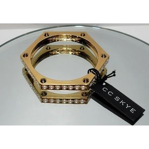 CC Skye Pearl and gold tone bracelet